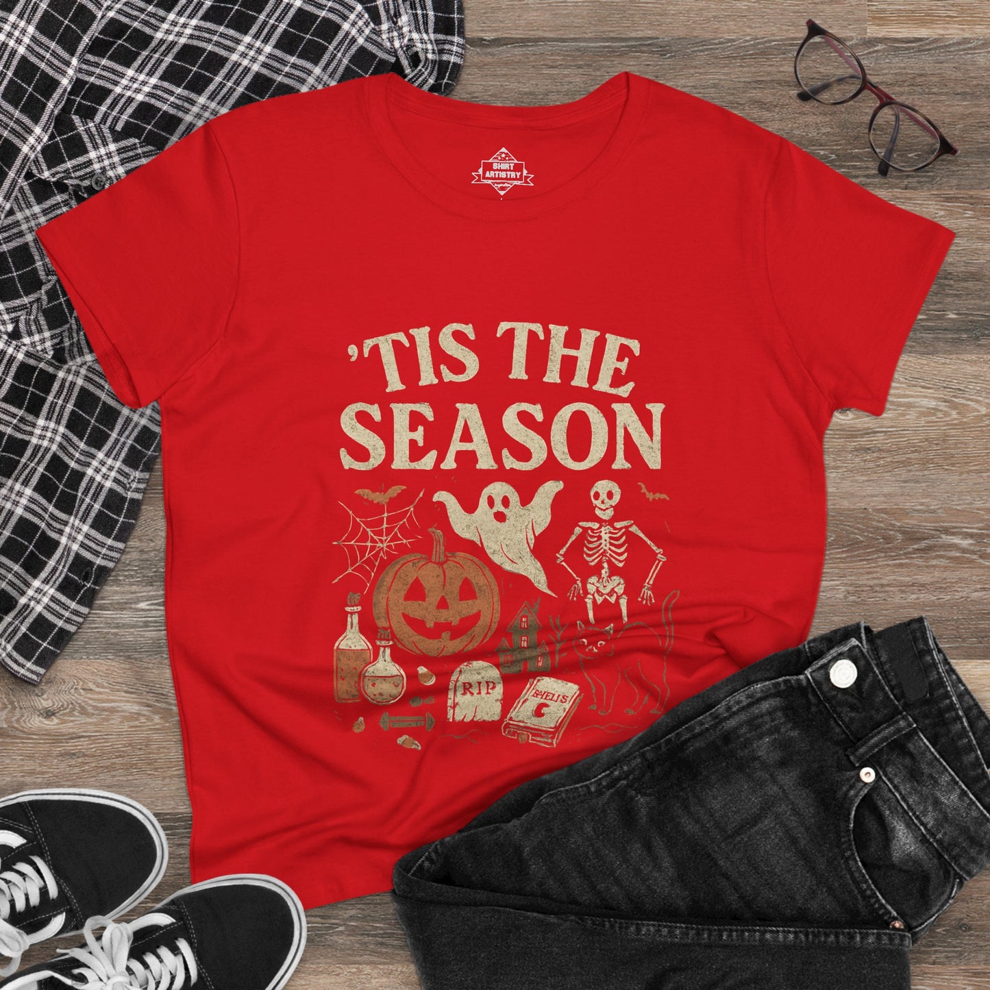 ‘Tis the Season Halloween T‑Shirt | Vintage Spooky Season Shirt with Ghost, Skeleton & Pumpkin | Retro Halloween Graphic Tee for Fall