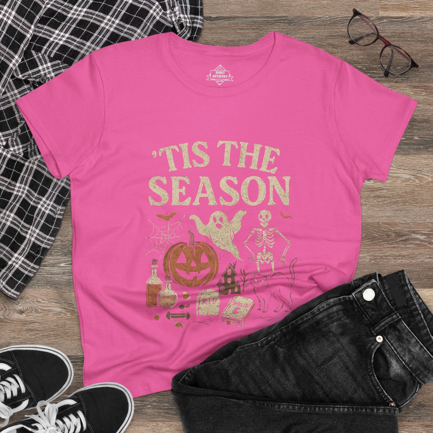 ‘Tis the Season Halloween T‑Shirt | Vintage Spooky Season Shirt with Ghost, Skeleton & Pumpkin | Retro Halloween Graphic Tee for Fall
