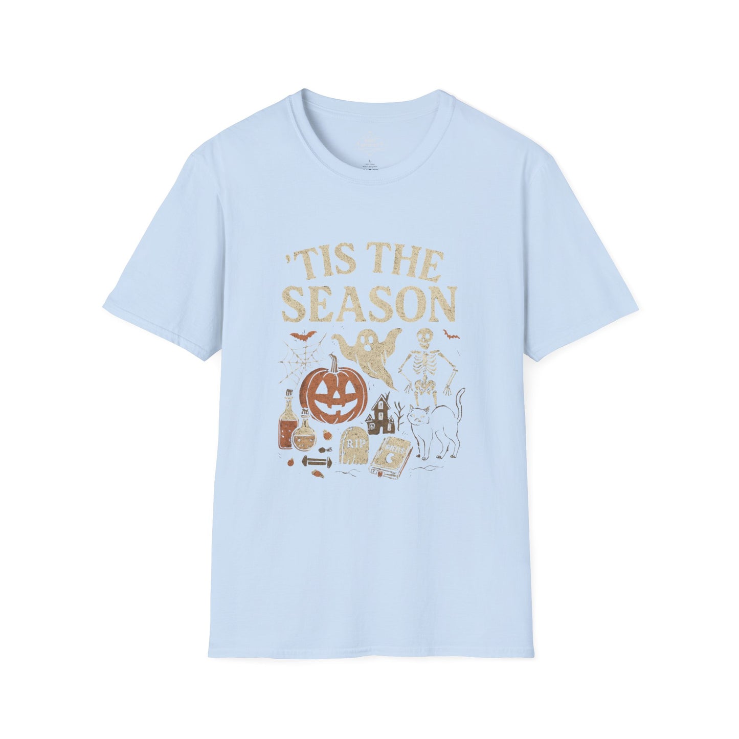 ‘Tis the Season Halloween T‑Shirt | Vintage Spooky Season Shirt with Ghost, Skeleton & Pumpkin | Retro Halloween Graphic Tee for Fall