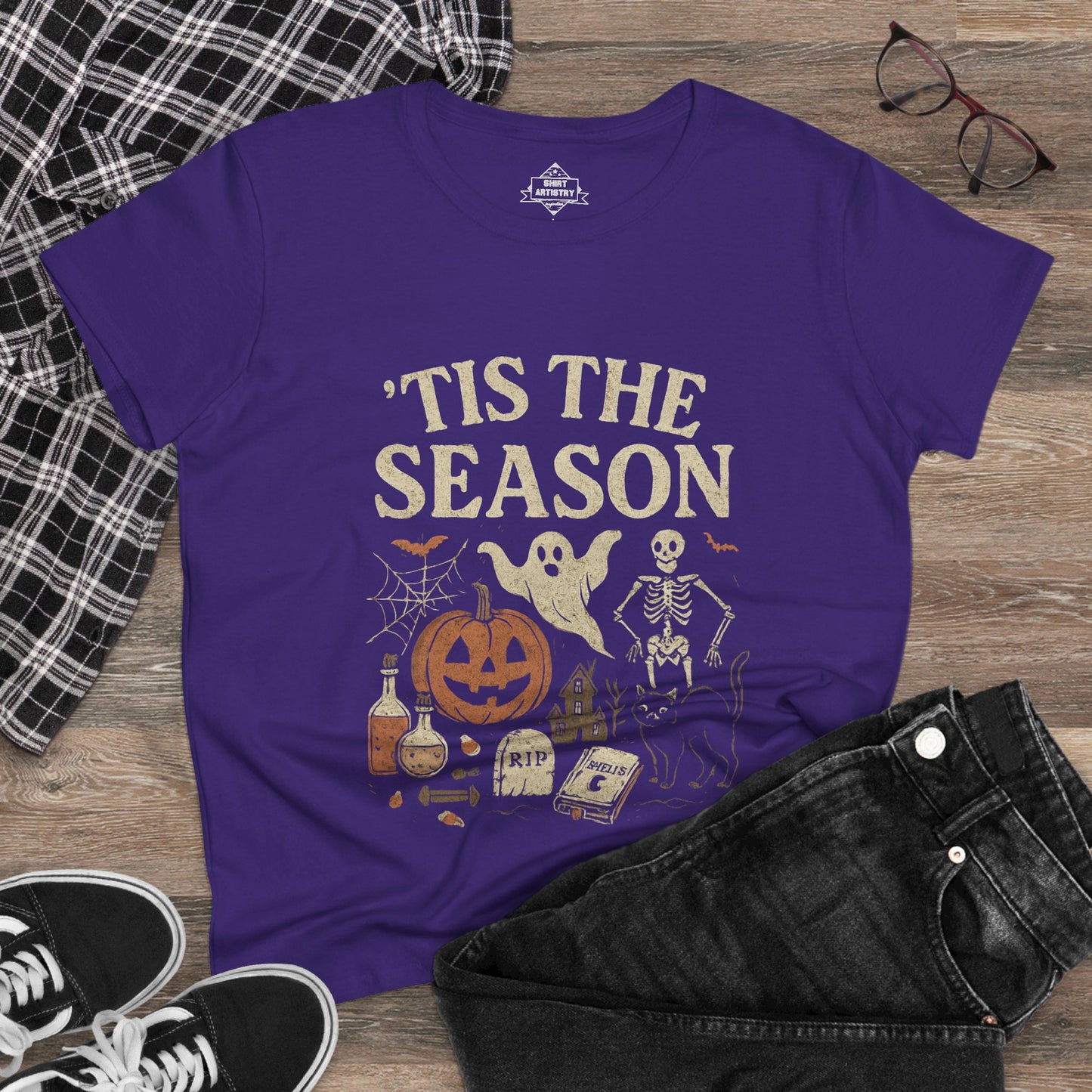 ‘Tis the Season Halloween T‑Shirt | Vintage Spooky Season Shirt with Ghost, Skeleton & Pumpkin | Retro Halloween Graphic Tee for Fall