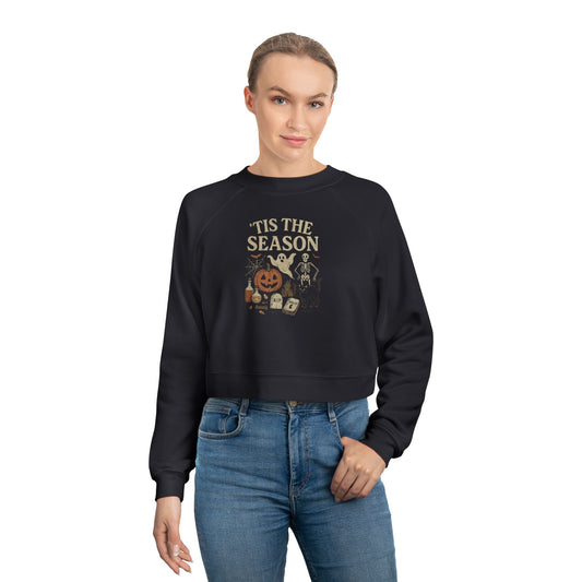 ‘Tis the Season Halloween T‑Shirt | Vintage Spooky Season Shirt with Ghost, Skeleton & Pumpkin | Retro Halloween Graphic Tee for Fall