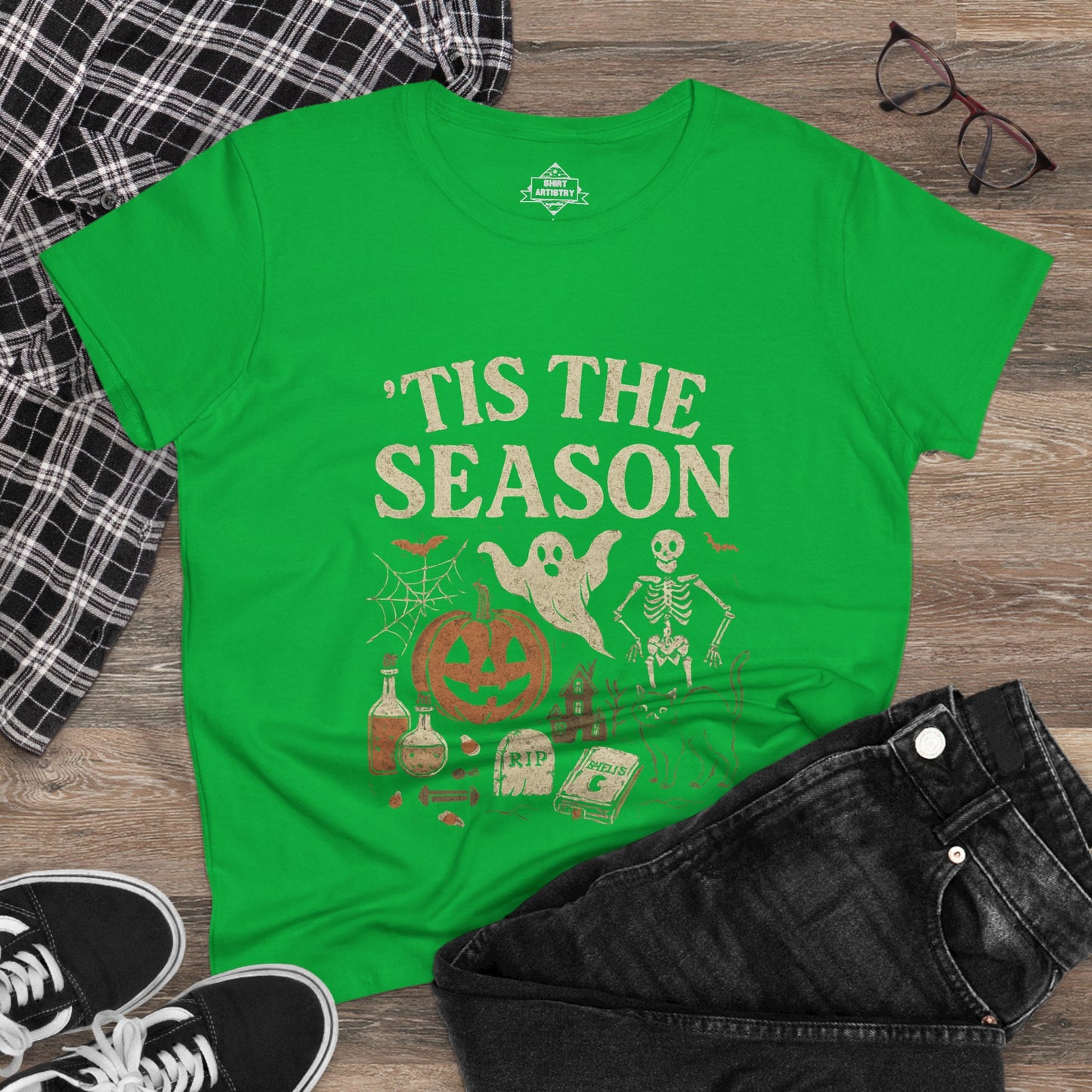 ‘Tis the Season Halloween T‑Shirt | Vintage Spooky Season Shirt with Ghost, Skeleton & Pumpkin | Retro Halloween Graphic Tee for Fall