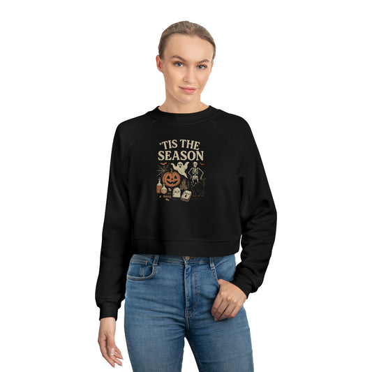 ‘Tis the Season Halloween T‑Shirt | Vintage Spooky Season Shirt with Ghost, Skeleton & Pumpkin | Retro Halloween Graphic Tee for Fall