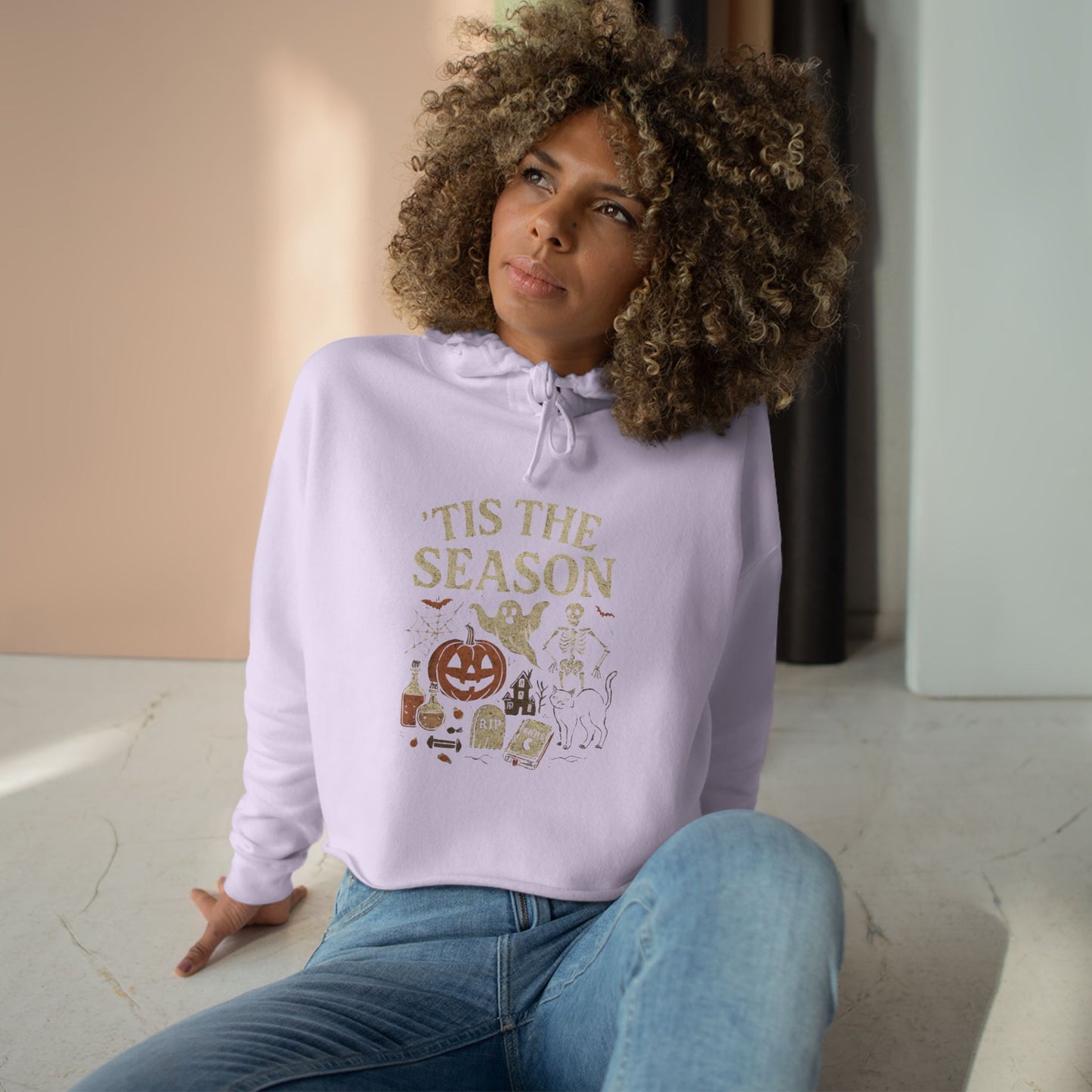 ‘Tis the Season Halloween T‑Shirt | Vintage Spooky Season Shirt with Ghost, Skeleton & Pumpkin | Retro Halloween Graphic Tee for Fall